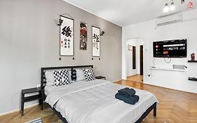 Old Town Studio City Center 23A